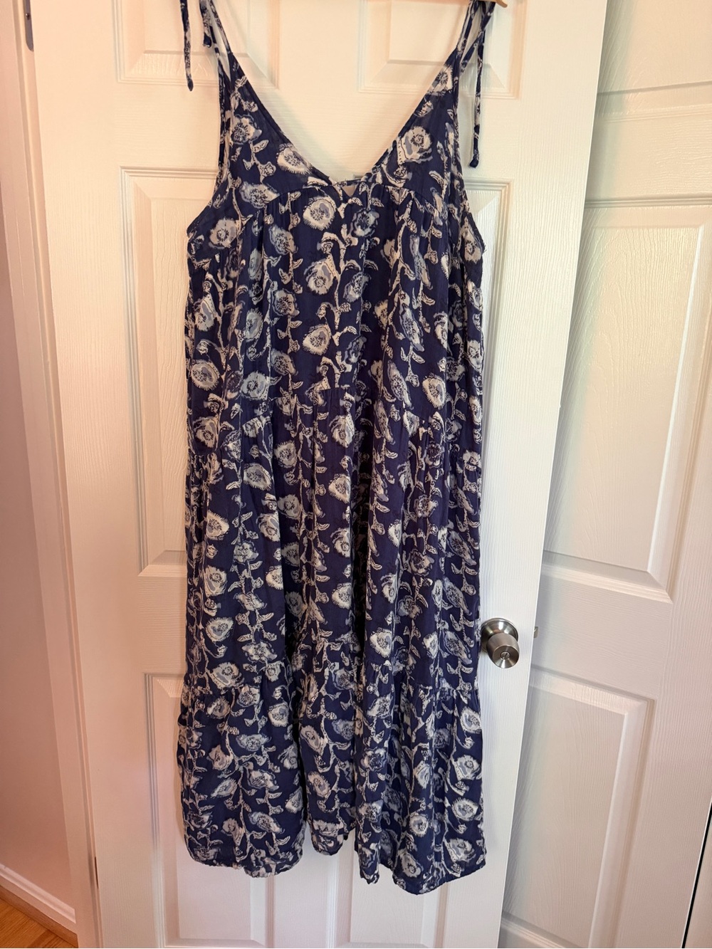 NATURAL LIFE Navy and White Floral Tie-Shoulder Midi Dress